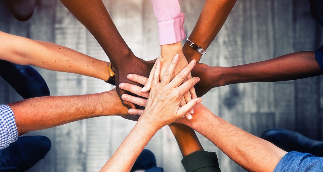 تفاوت بین zusammen , gemeinsam , beisammen, miteinander